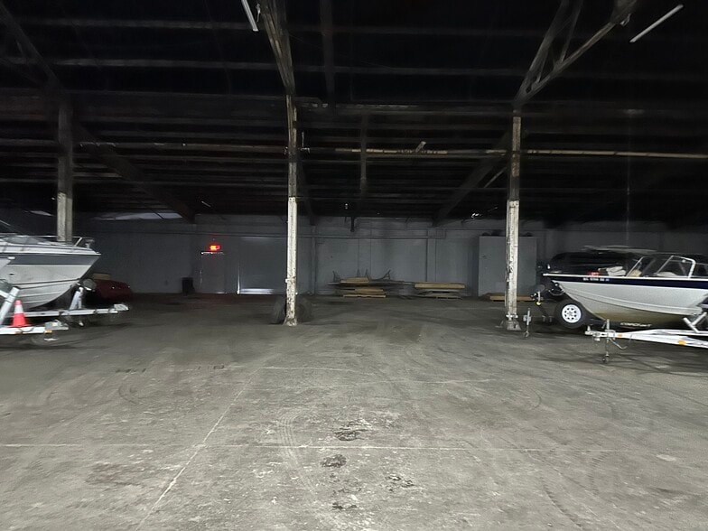 More Photos Of 341 Goddard Rd, Wyandotte Self Storage For Sale