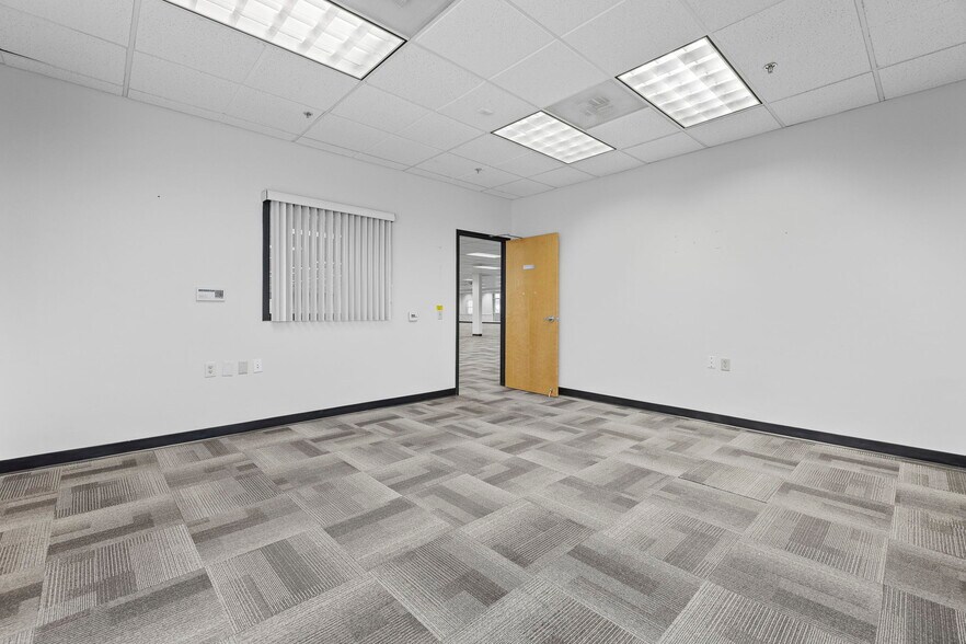 More Photos Of 4240 S Lees Summit Rd, Independence Office For Lease