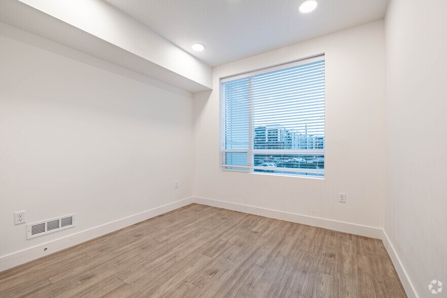 More Photos Of 1925 W North Temple, Salt Lake City Apartments For Lease