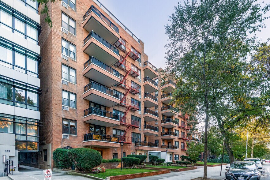 More Photos Of 313-319 Ocean Pky, Brooklyn Apartments For Lease