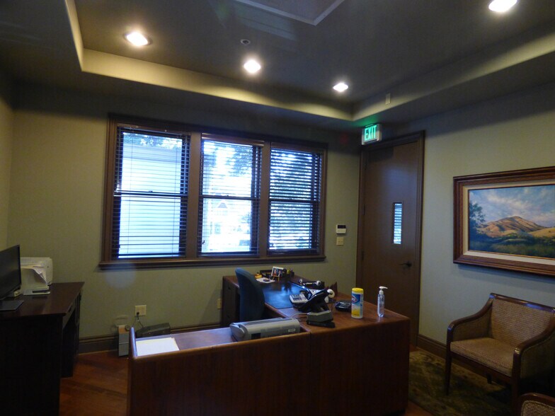 More Photos Of 402 Railroad Ave, Danville Storefront Retail Office For Lease