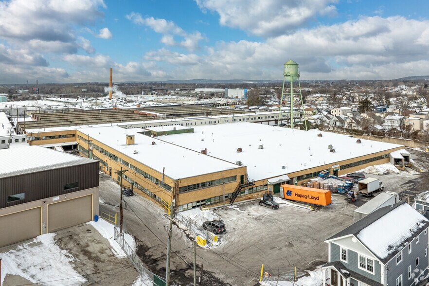 More Photos Of 100 Hoffman Pl, Hillside Manufacturing For Lease