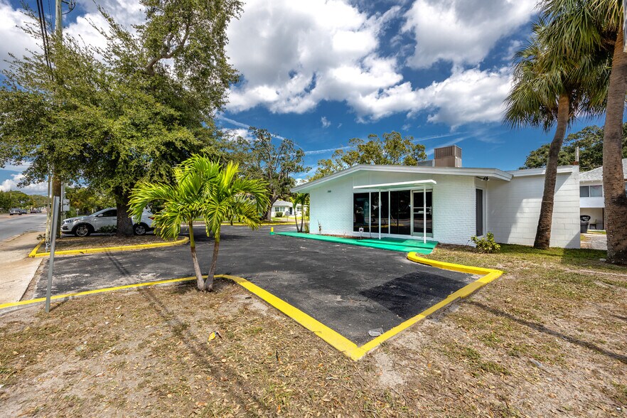 More Photos Of 2100 Dr Martin Luther King Jr St S, Saint Petersburg Medical For Sale