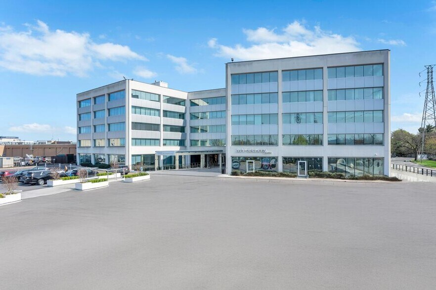 More Photos Of 1 Old Country Rd, Carle Place Office For Lease