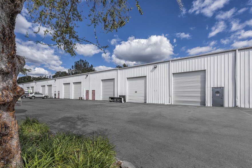 More Photos Of 5555 W Linebaugh Ave, Tampa Unknown For Lease