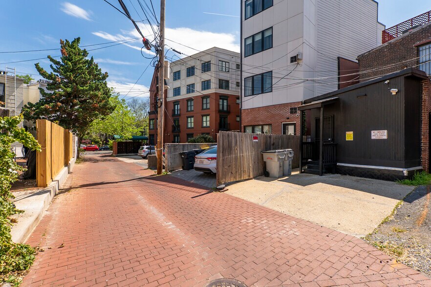 More Photos Of 1010 Pennsylvania Ave SE, Washington Hospitality For Sale