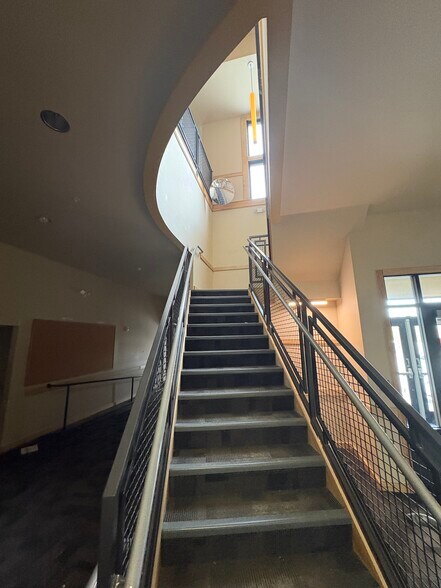 More Photos Of 600 E Railroad Ave, Wasilla Office For Sale