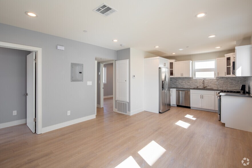 More Photos Of 635 N Harvard Blvd, Los Angeles Apartments For Sale