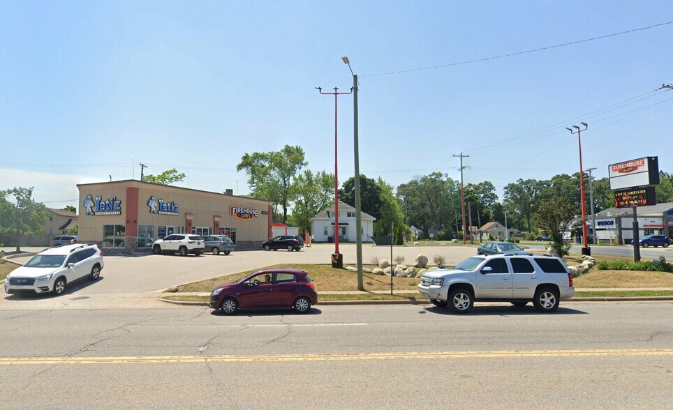 Primary Photo Of 1701 E Apple Ave, Muskegon General Retail For Lease