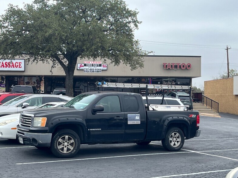 More Photos Of 13233 Pond Springs Rd, Austin Freestanding For Sale