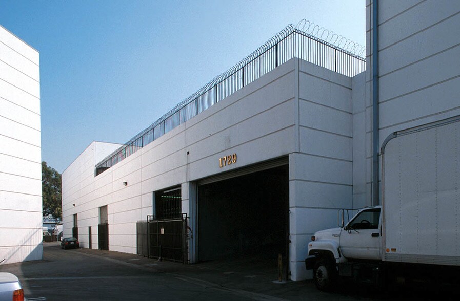 More Photos Of 1729 E Washington Blvd, Los Angeles Warehouse For Lease