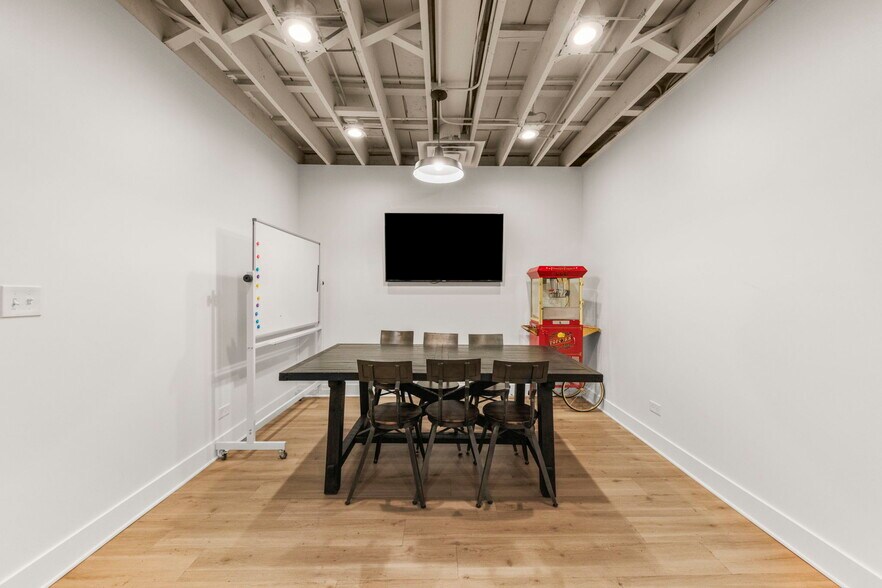 More Photos Of 175 N Washington St, Wheaton Office Residential For Sale