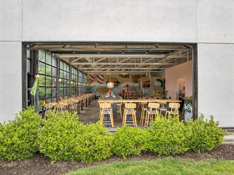 More Photos Of 4175 Shaw Blvd, Saint Louis Restaurant For Sale