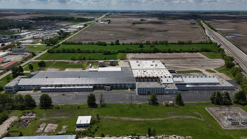 More Photos Of 1501 S 19th St, Mattoon Warehouse For Lease
