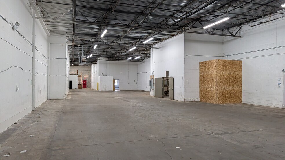 More Photos Of 6100-6180 Broadway, Merrillville Unknown For Lease