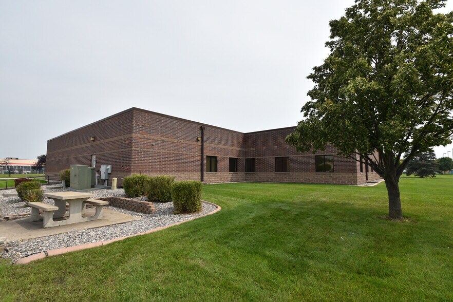 Primary Photo Of 215 30th St N, Moorhead Office For Lease