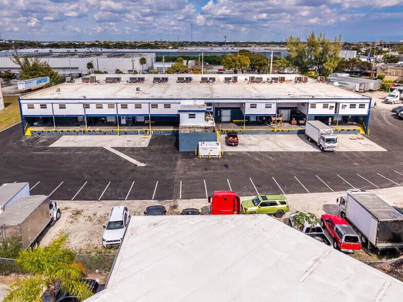 More Photos Of 500 NE 185th St, Miami Refrigeration Cold Storage For Lease