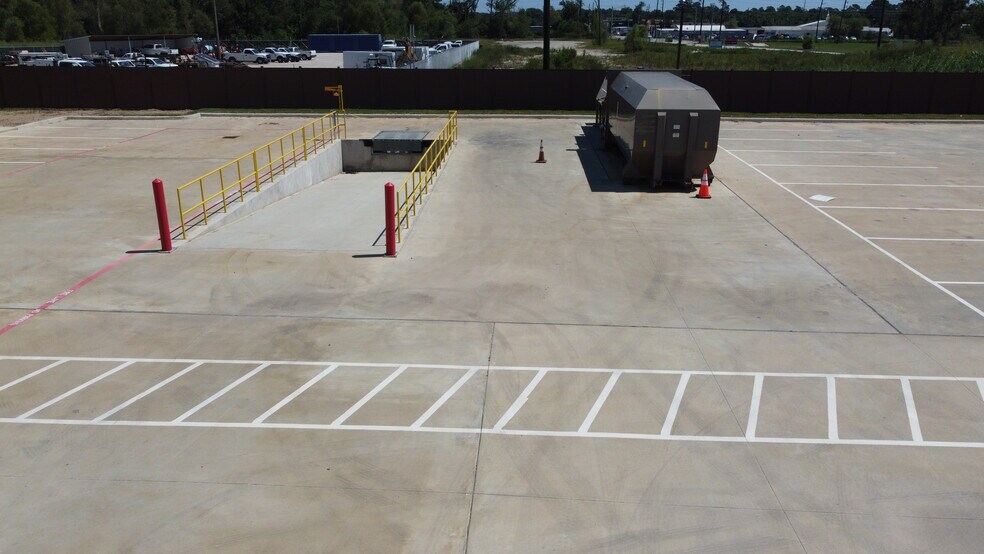 More Photos Of 314 W Riley Fuzzel Rd, Spring Unknown For Lease