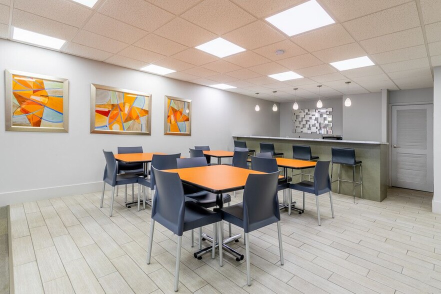 More Photos Of 8150 Lakecrest Dr, Greenbelt Apartments For Sale