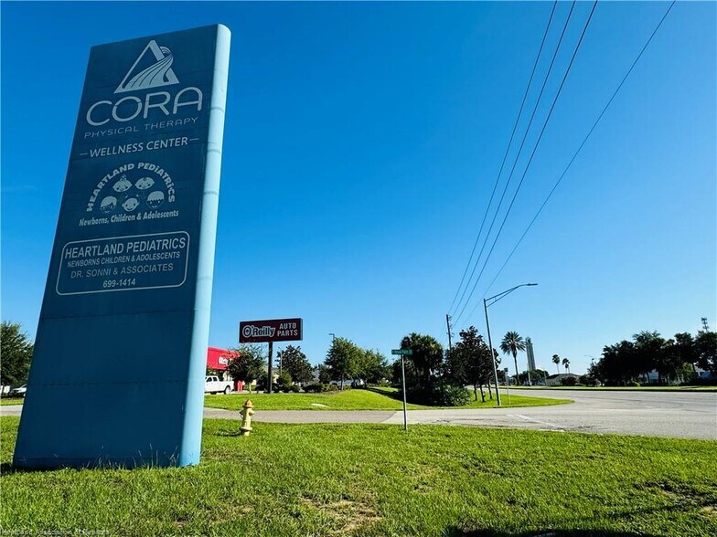 More Photos Of 346 E Royal Palm St, Lake Placid Office For Sale