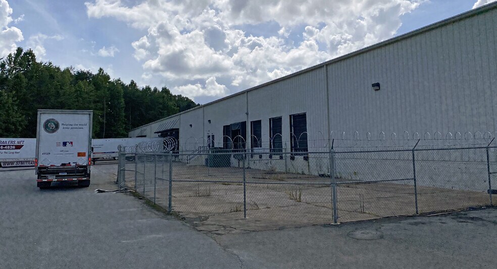More Photos Of 4303 Idlewild Industrial Dr, Winston-Salem Warehouse For Lease