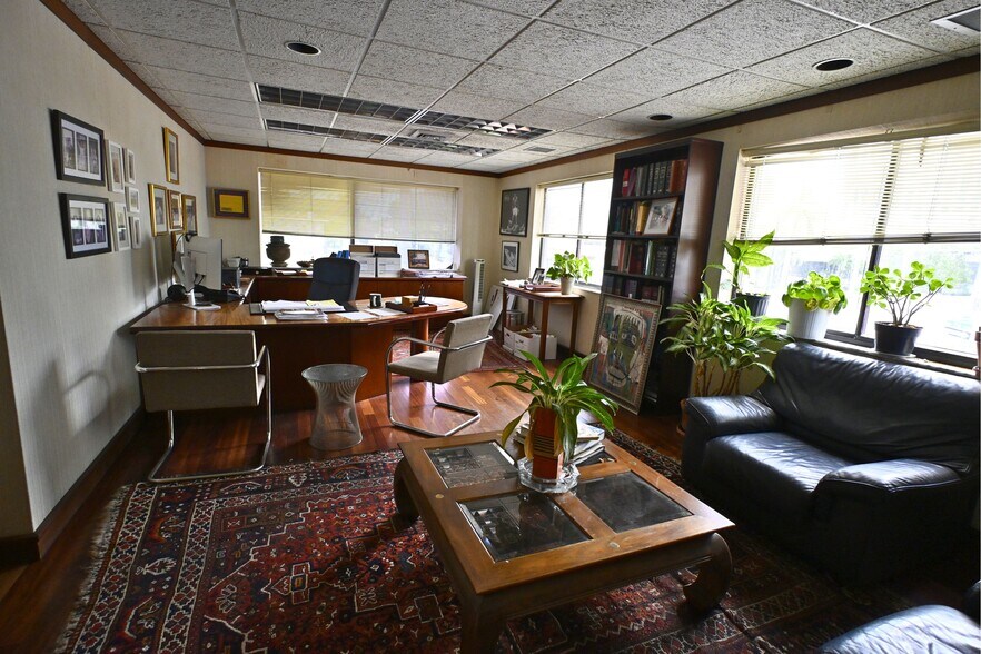 More Photos Of 2650 Biscayne Blvd, Miami Office For Lease