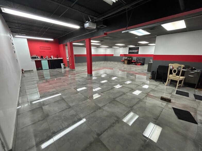 More Photos Of 560 NE 26th Ct, Pompano Beach Warehouse For Lease