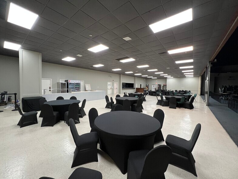 More Photos Of 5776 Shelby Oaks Dr, Memphis Religious Facility For Sale