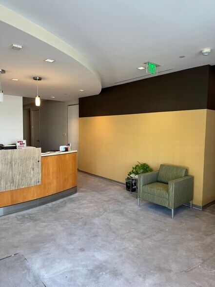 More Photos Of 6001 Rickenbacker Rd, Commerce Research And Development For Lease