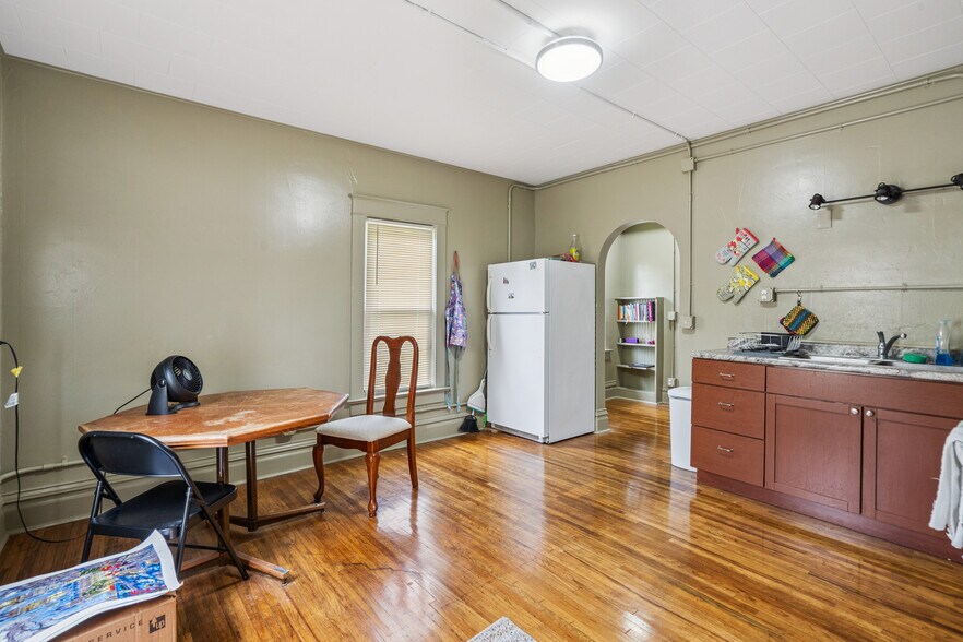 More Photos Of 1132 Main St, Grinnell Multifamily For Sale