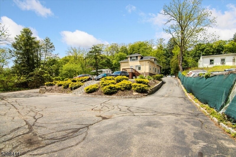 More Photos Of 141 W Main St, Rockaway Service Station For Lease