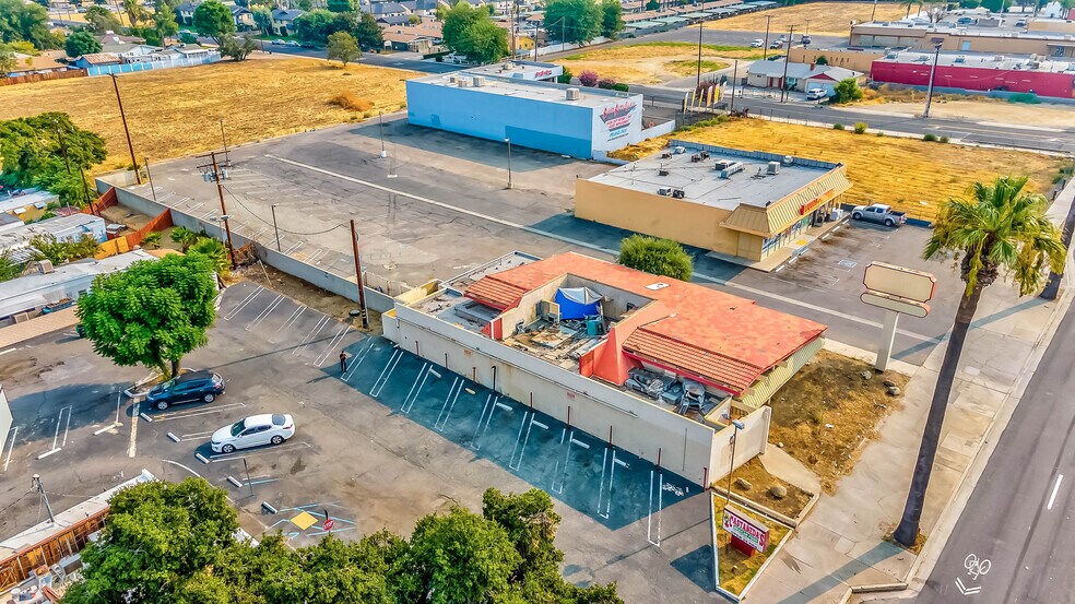 More Photos Of 2020 E Florida Ave, Hemet Restaurant For Sale