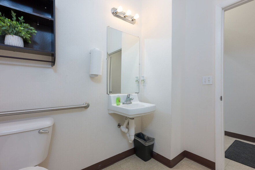 More Photos Of 4639 Clyde Morris Blvd, Port Orange Office For Lease