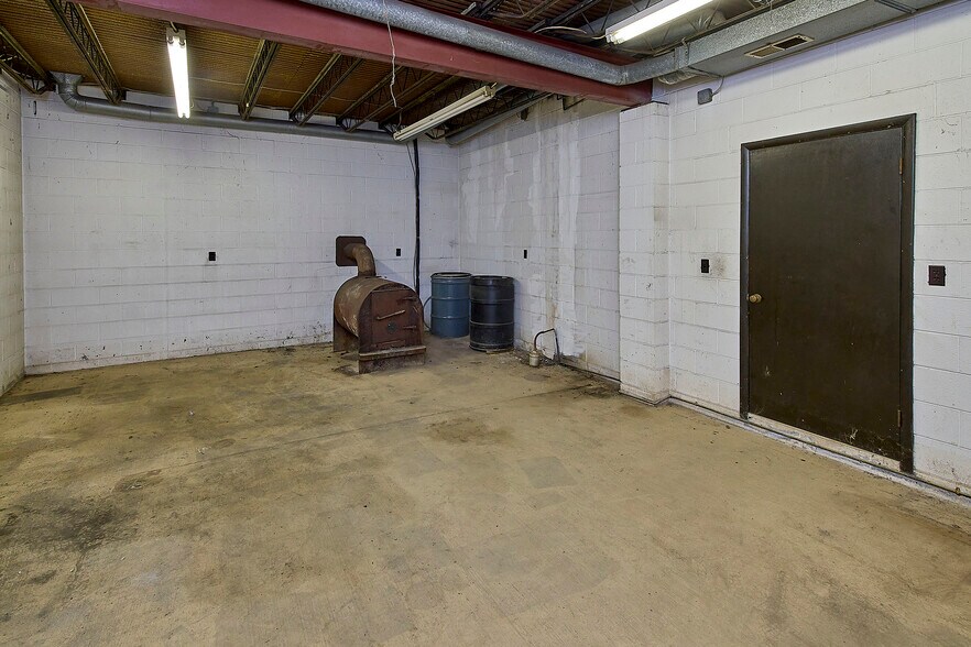 More Photos Of 6328 Elk River Rd, Clendenin Auto Repair For Sale