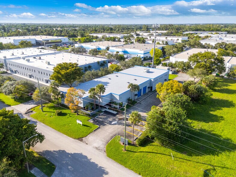 More Photos Of 3541 NW 53rd St, Fort Lauderdale Industrial For Sale