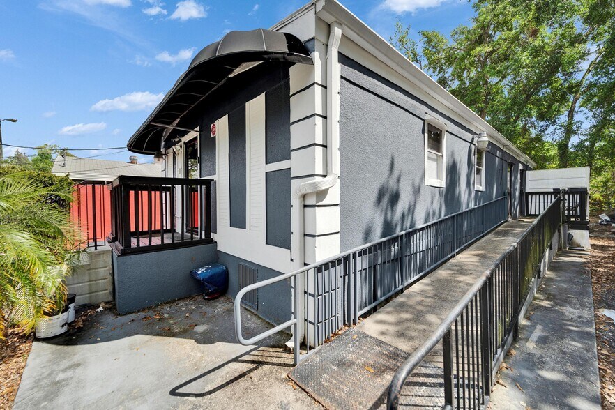 More Photos Of 126 Ridgewood Ave, Brandon Office Residential For Sale