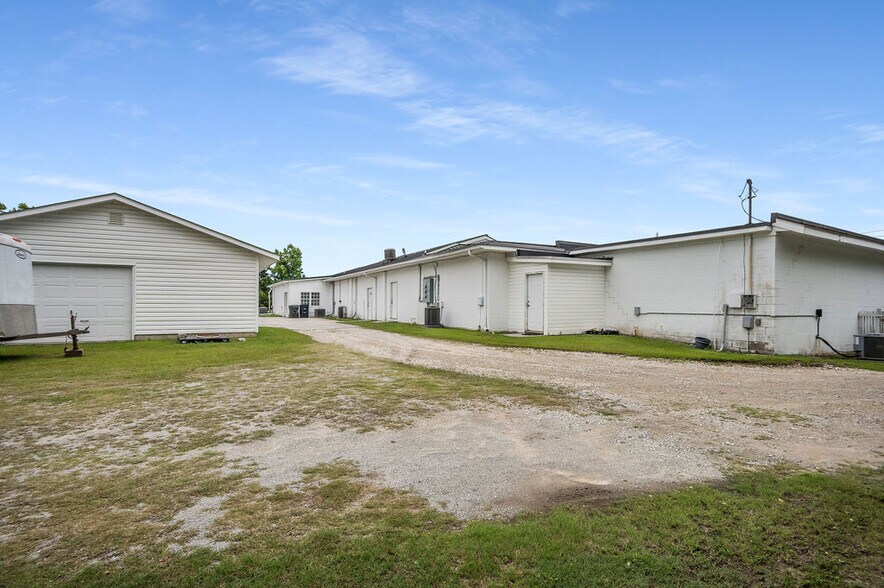 More Photos Of 1212-1216 Gum Branch Rd, Jacksonville General Retail For Sale