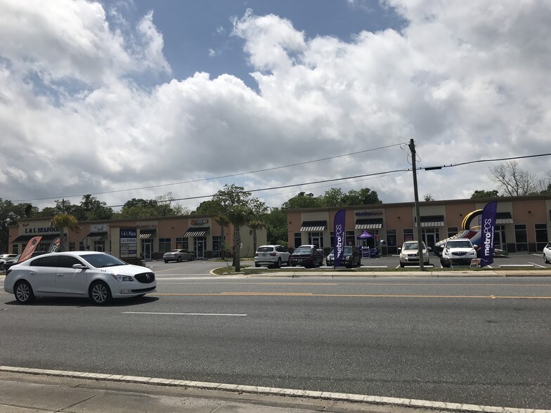 More Photos Of 1673 N Pace Blvd, Pensacola Storefront Retail Office For Lease