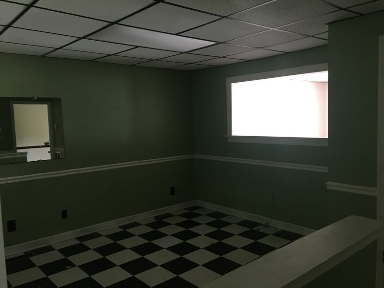 More Photos Of 4985-4991 Bethania Rd, Winston-Salem Office For Lease