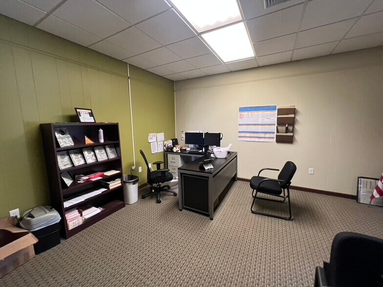 More Photos Of 134 High St, Montgomery Office For Sale