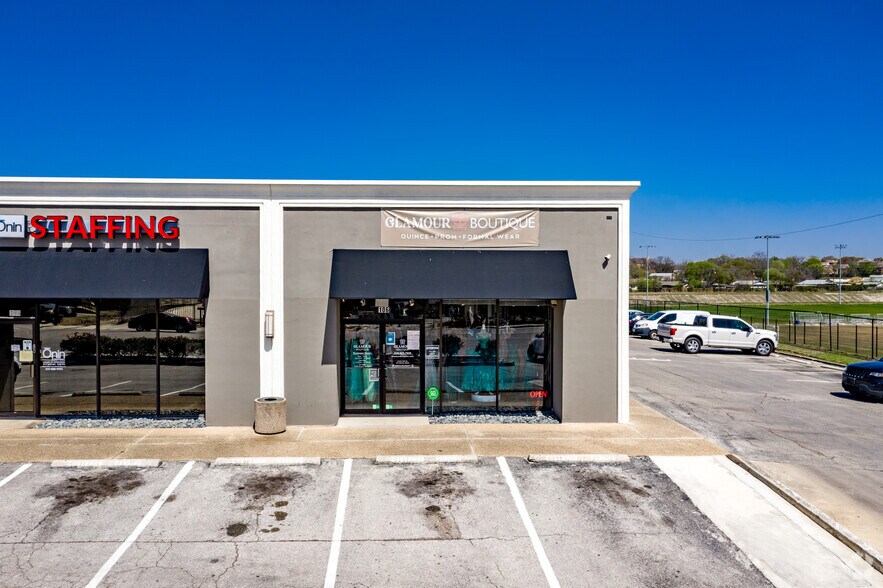 More Photos Of 3700 Fredericksburg Rd, San Antonio General Retail For Lease