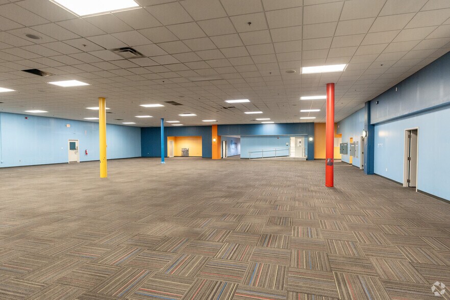 More Photos Of 1900-1974 Stone Rose Dr, Rocky Mount General Retail For Sale