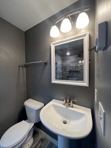 More Photos Of 1747 Oakdale Ave, Green Bay Apartments For Sale