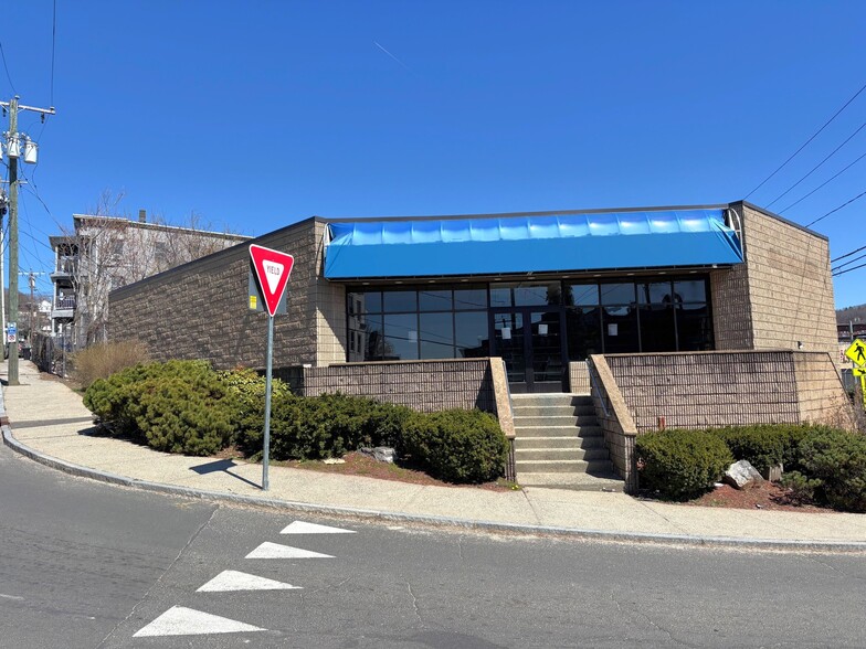 Primary Photo Of 675 N Main St, Waterbury Drugstore For Sale