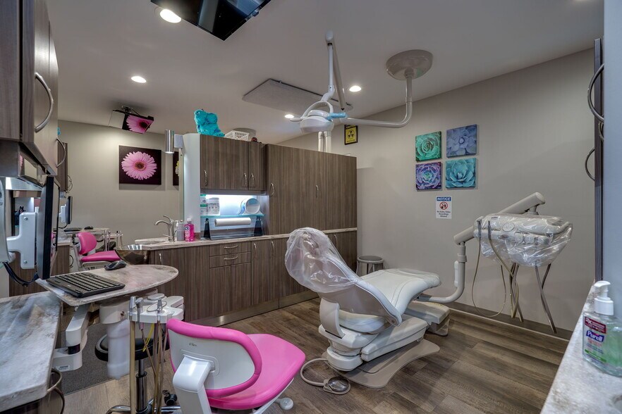 More Photos Of 5671 Far Hills Ave, Dayton Medical For Sale