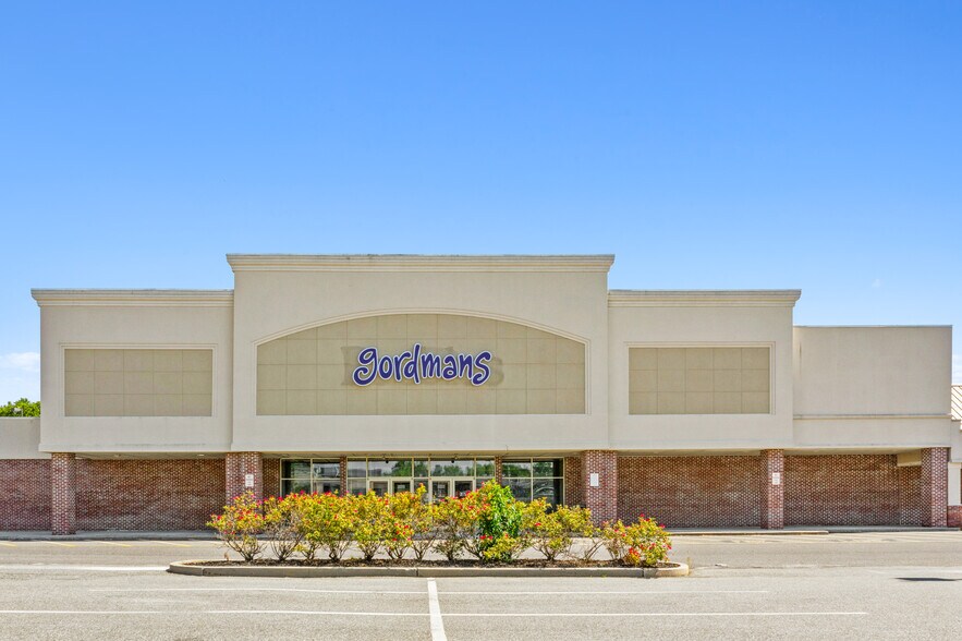 More Photos Of 15 Cornwell Dr, Bridgeton Unknown For Lease