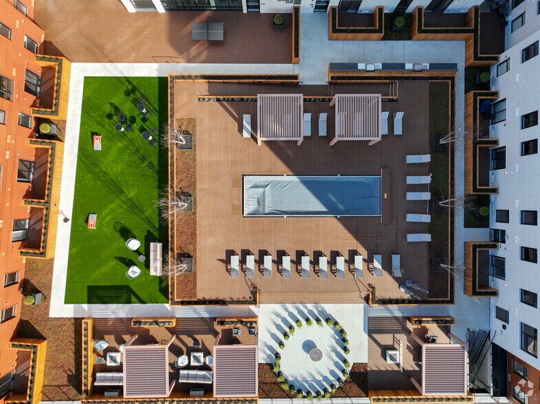 More Photos Of 52 Hanover St, Portland Apartments For Lease