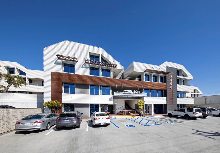 More Photos Of 2200 Pacific Coast Hwy, Hermosa Beach Office For Lease