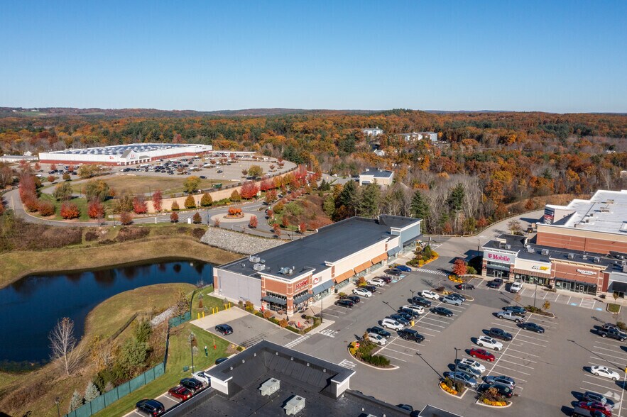 More Photos Of 1 Highland Cmn W, Hudson Unknown For Lease