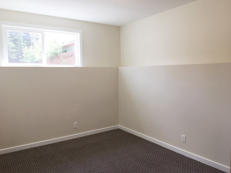 More Photos Of 106 Jespersen Ave, Spruce Grove Apartments For Sale